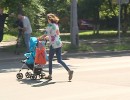 На правобережье неизвестный пытался отобрать ребенка у матери