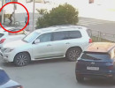  Велокурьер не спешился и попал под колеса автомобиля в Красноярске