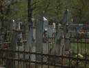  Городские депутаты убрались на Троицком кладбище