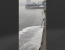  На Центральной набережной в Енисей сливали мыльную воду